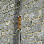 8 - Detail of wall and cornerstones made of unsorted rubble stones