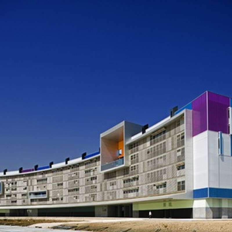 Complejo de Apartamentos Solares de España toma el ejemplo de Le Corbusier