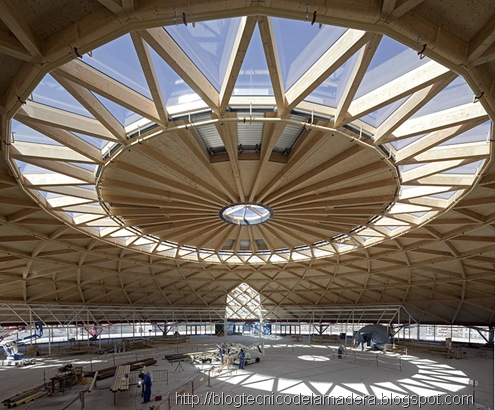 Cúpula de madera laminada y kerto