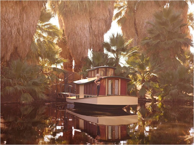 houseboat houseboat