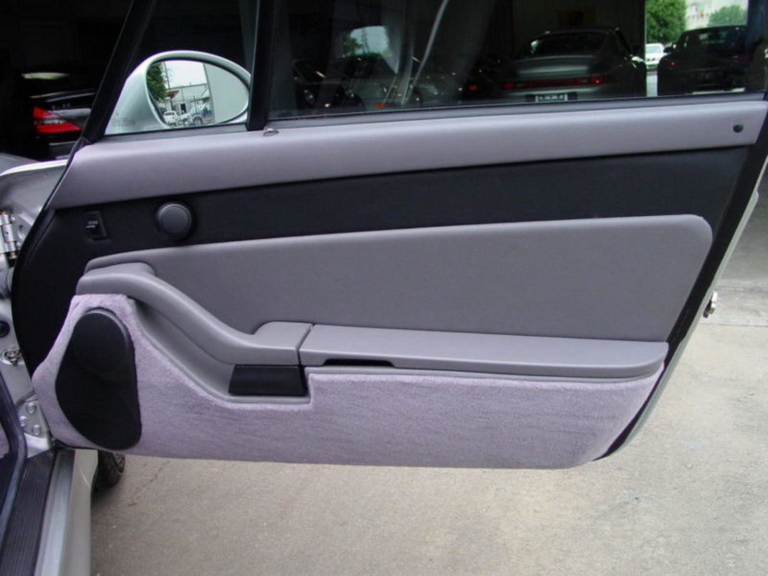 [1998-Porsche-911-Carrera-S-Coupe-12%255B3%255D.jpg]
