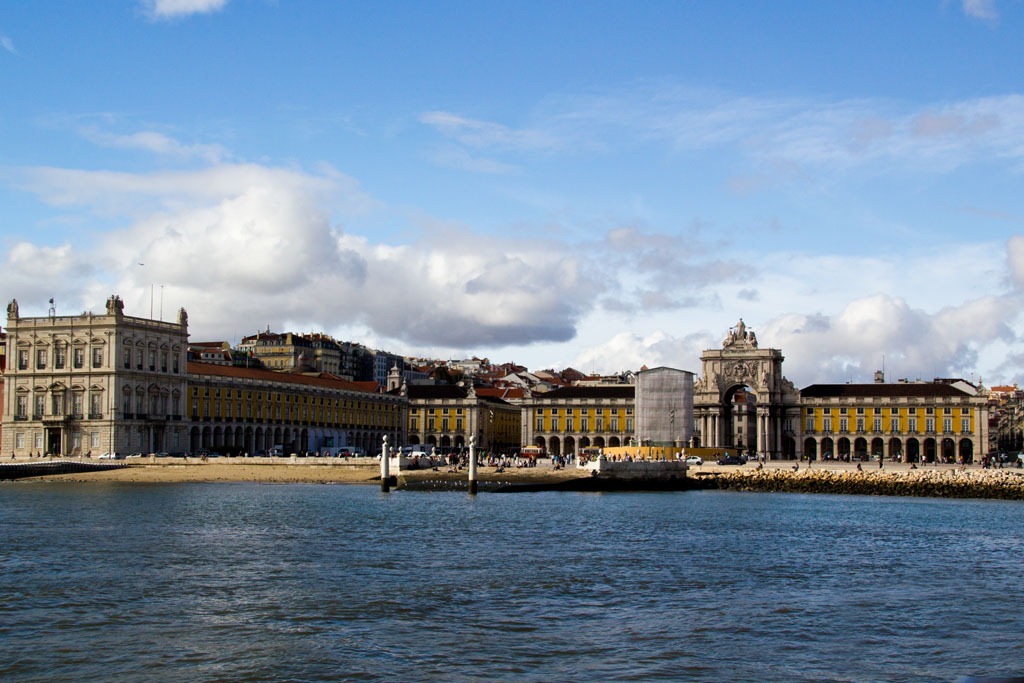 [Lisbon-waterfront3.jpg]