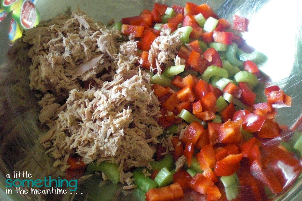 [Tuna-Pasta-Salad-Mix-It-Together6.jpg]