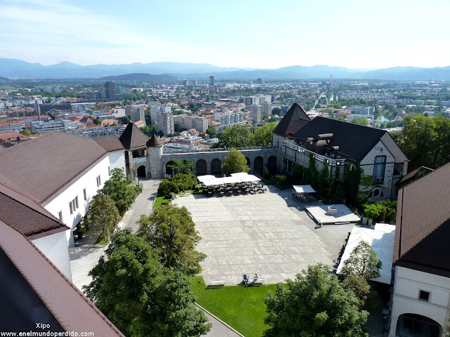 patio-interior-del-castillo-de-ljubljana.JPG