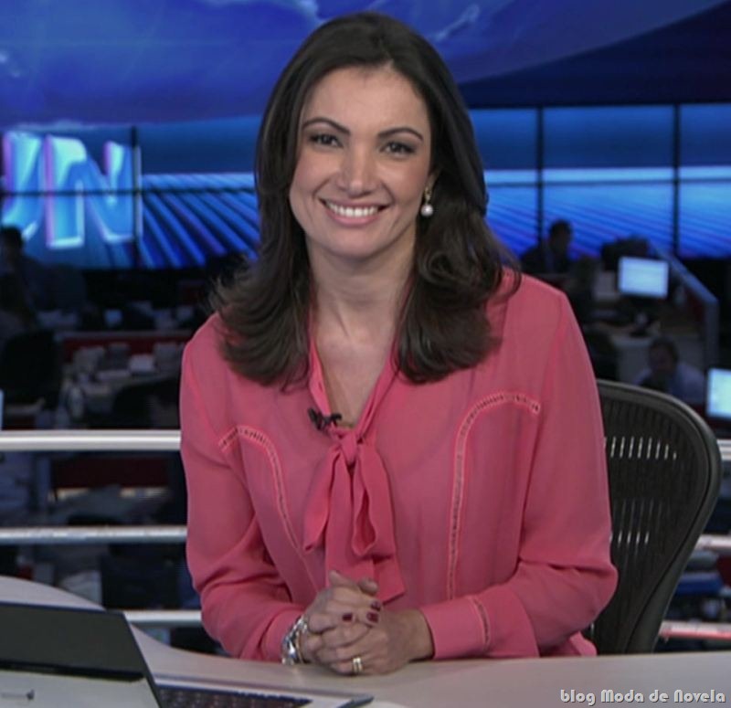 [moda%2520da%2520patr%25C3%25ADcia%2520poeta%2520no%2520jornal%2520nacional%2520-%252015dez11%255B7%255D.jpg]
