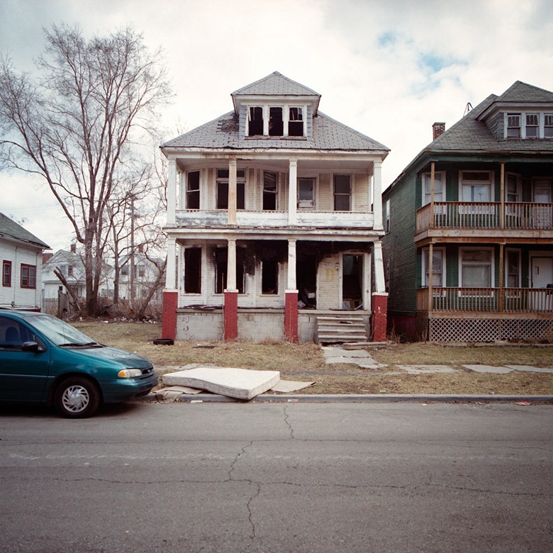 abandoned-detroit-homes9