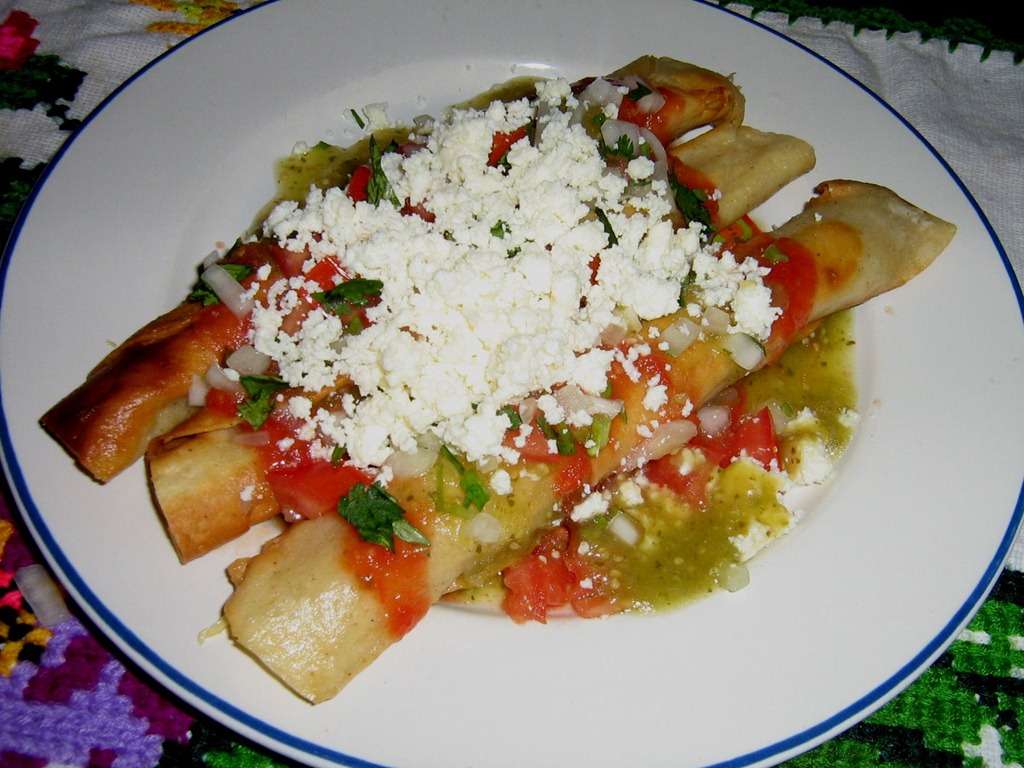 [FLAUTAS-CON-SU-SALSA5.jpg]