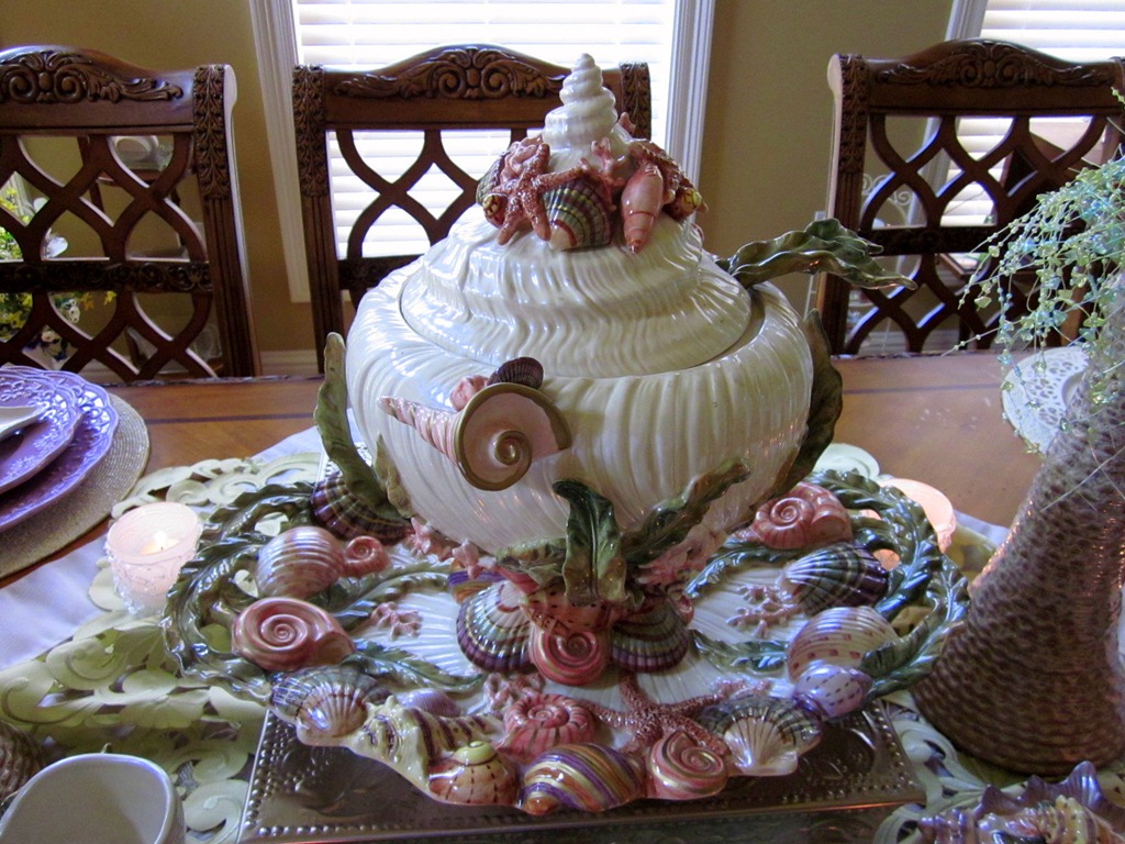 [front%2520of%2520tureen%255B8%255D.jpg]