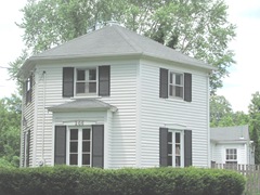 Hexagon house 3 sides view