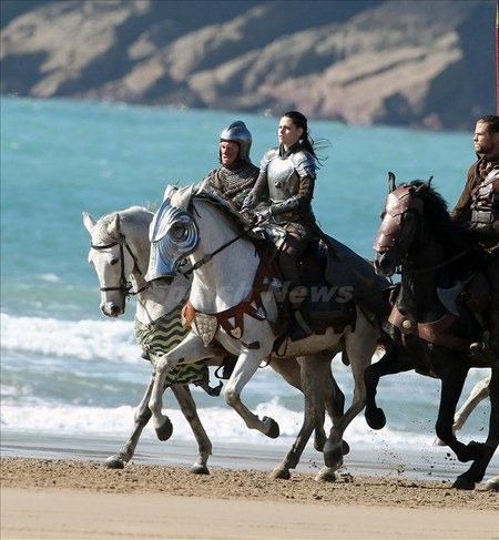 Újabb képek a Snow White and the Huntsman forgatásáról 07
