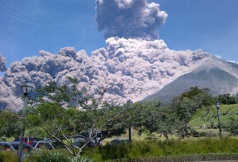 [Volcan-Fuego-Rita-Maria-Roesche_PREI%255B1%255D.jpg]