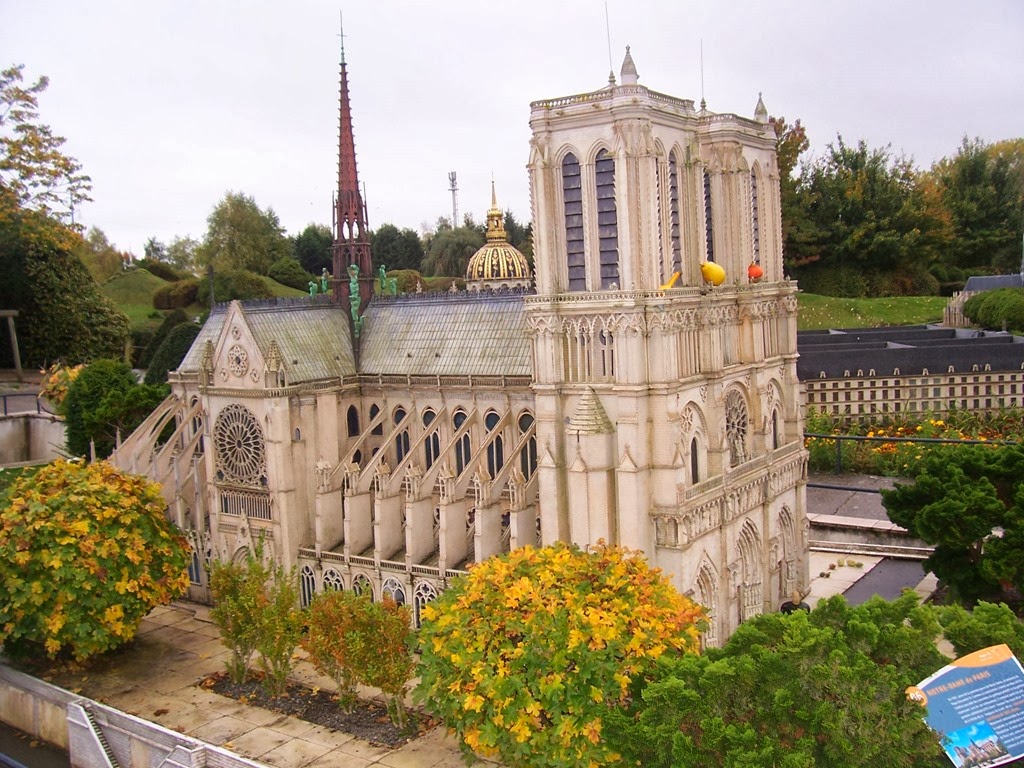 [2013.10.25-086-Notre-Dame-de-Paris-1%255B2%255D.jpg]