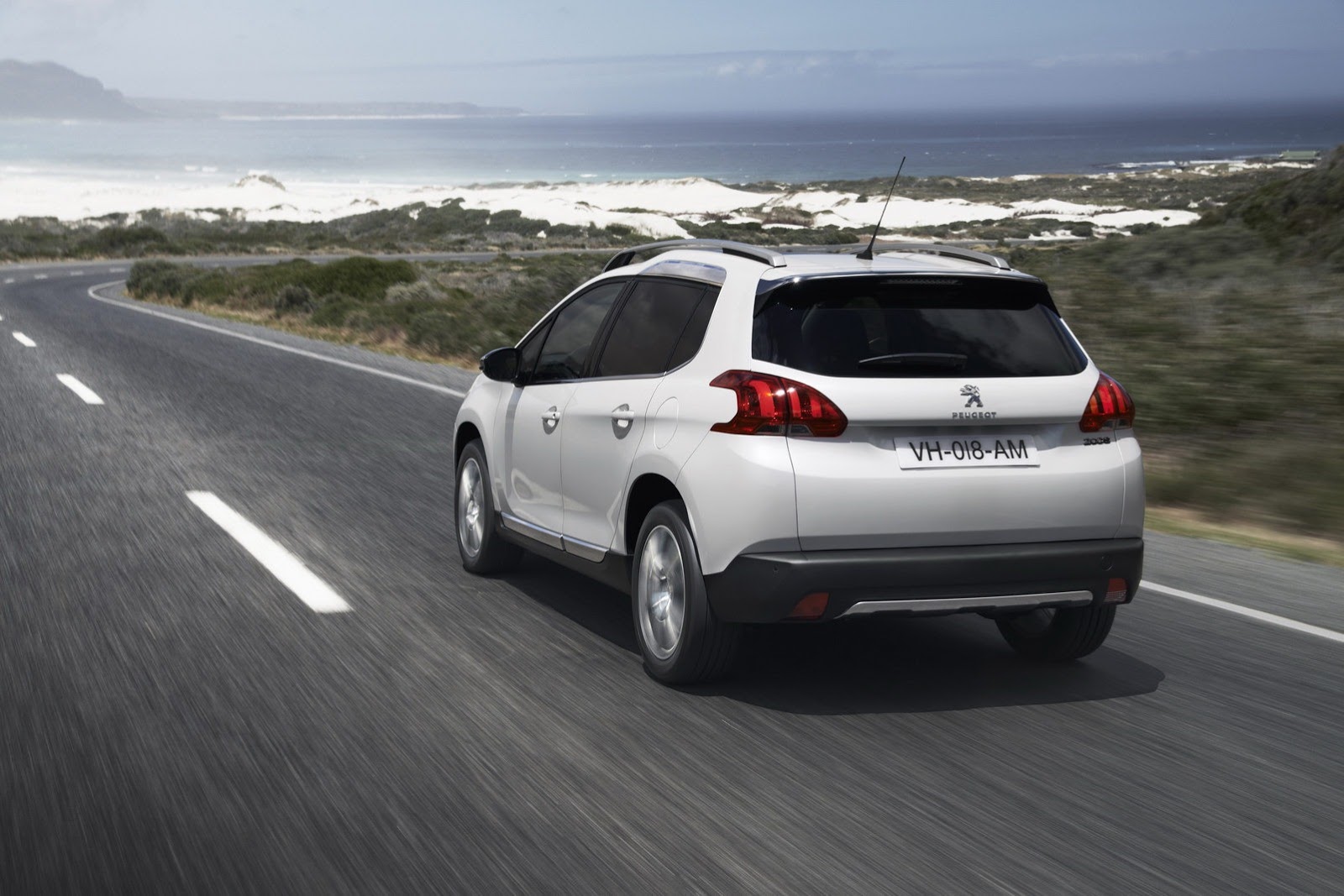 Peugeot-2008-23[2].jpg