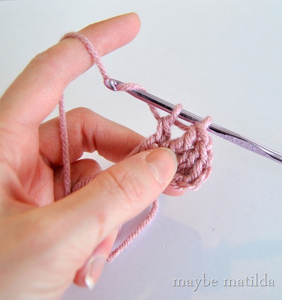 Crochet instructions to make a heart