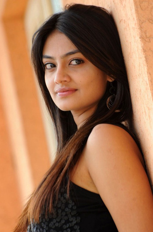 [nikitha_narayan_hot_side%2520view%255B3%255D.jpg]