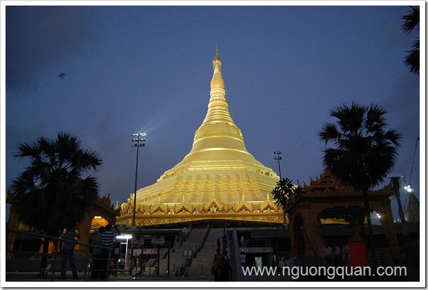 800px-Pagoda_at_Mumbai_ 800px-Pagoda_at_Mumbai_