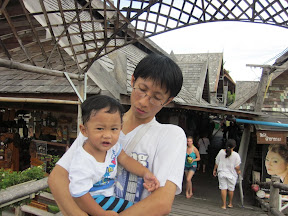 พู่กันเที่ยวพัทยาและยังท้องเสีย