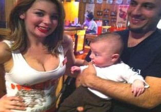 [hooters%2520futbol%255B4%255D.jpg]