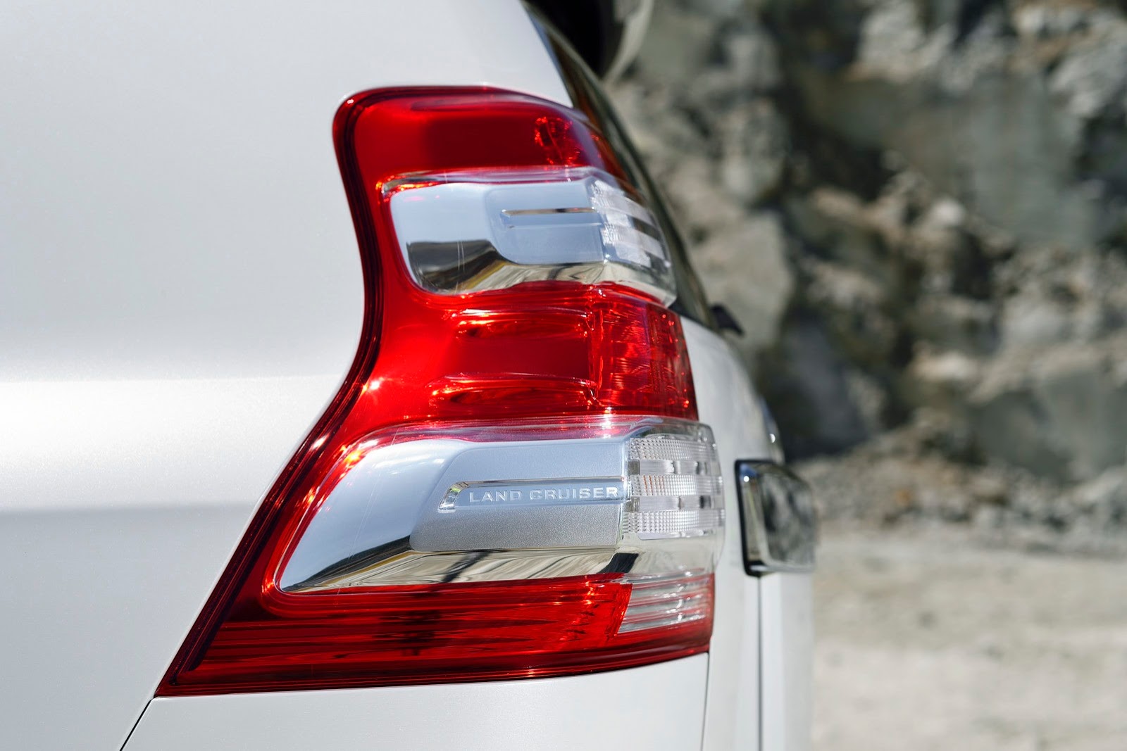 [2014-Toyota-Land-Cruiser-Prado-11%255B2%255D.jpg]