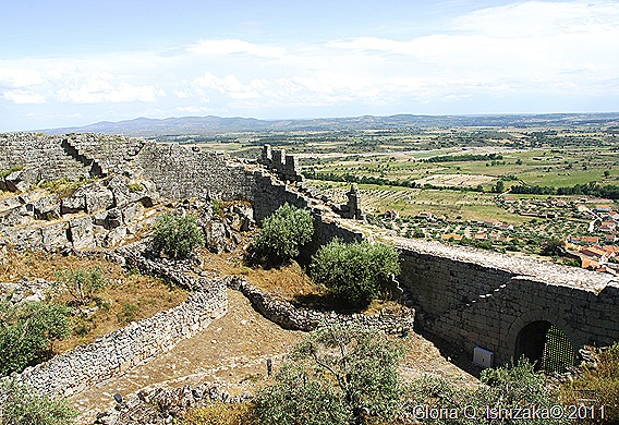 Marialva - Glória Ishizaka -  Castelo - porta do Monte