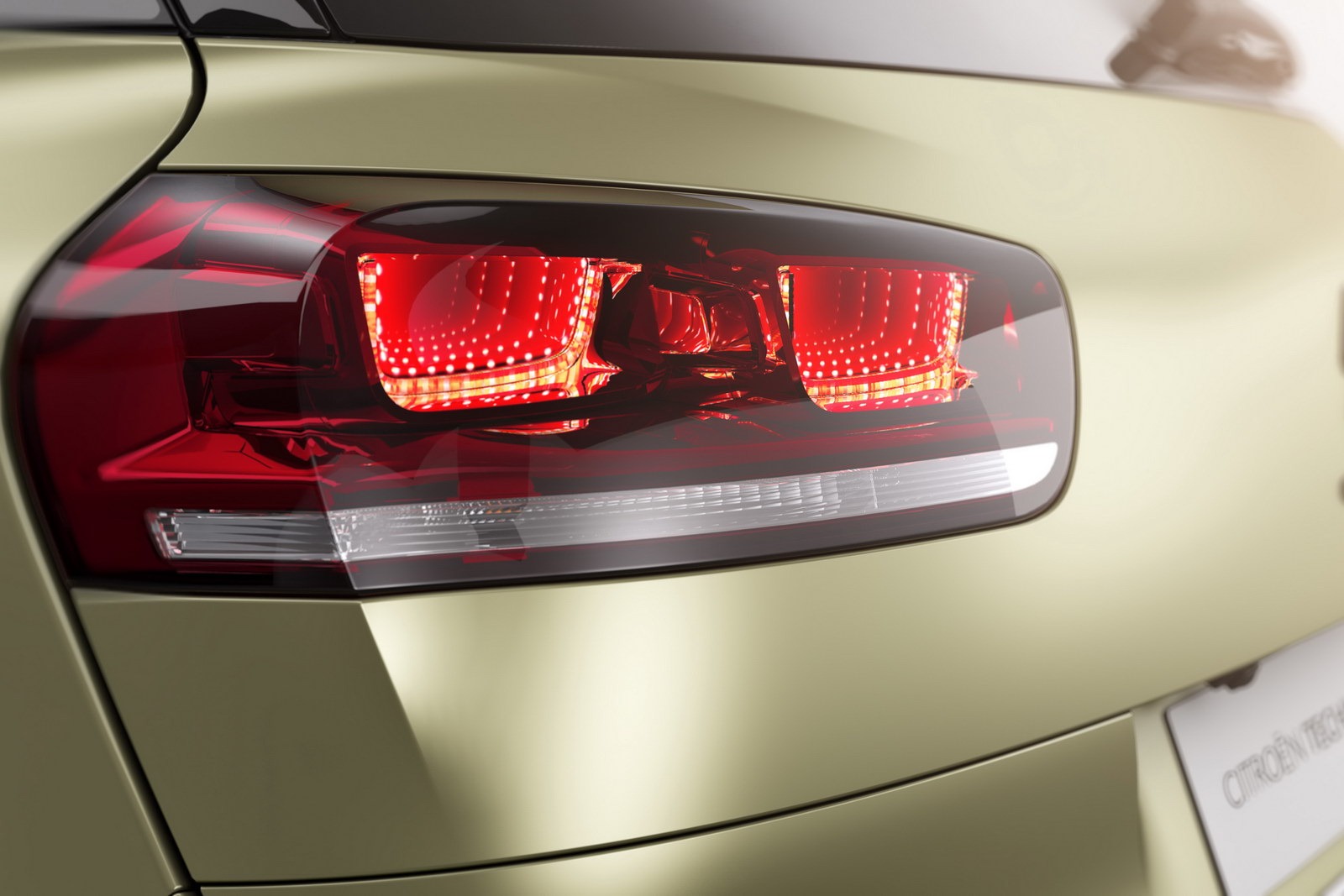 Citroen-Techospace-Concept-4[2].jpg