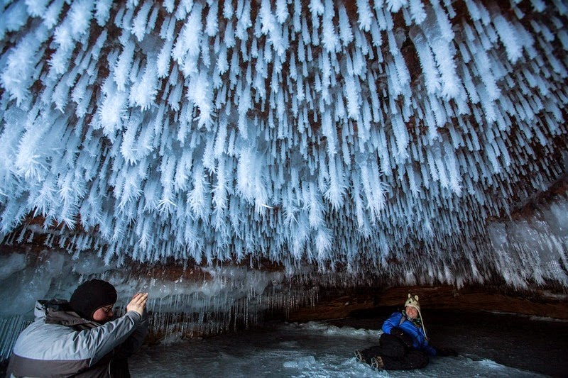 lake-superior-ice-cave-1