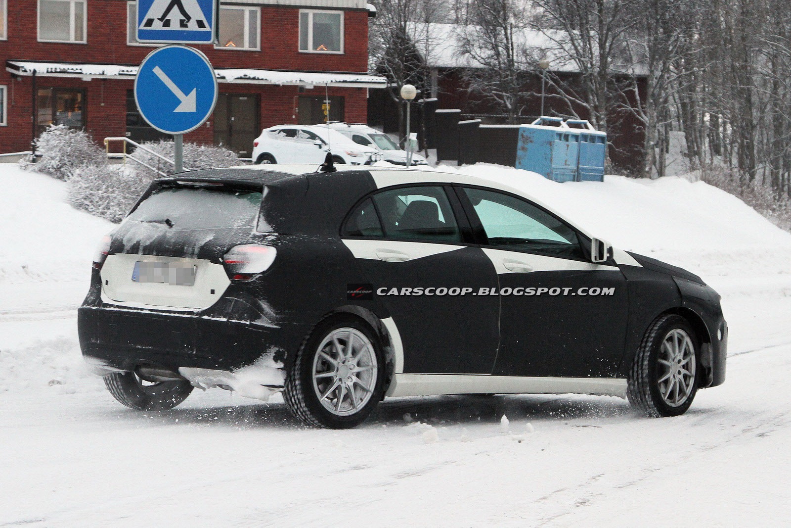 [2012-Mercedes-A-Class-14%255B3%255D.jpg]