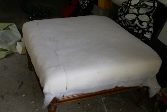 Coffee table becomes and ottoman at JunkinJunky.blogspot.com