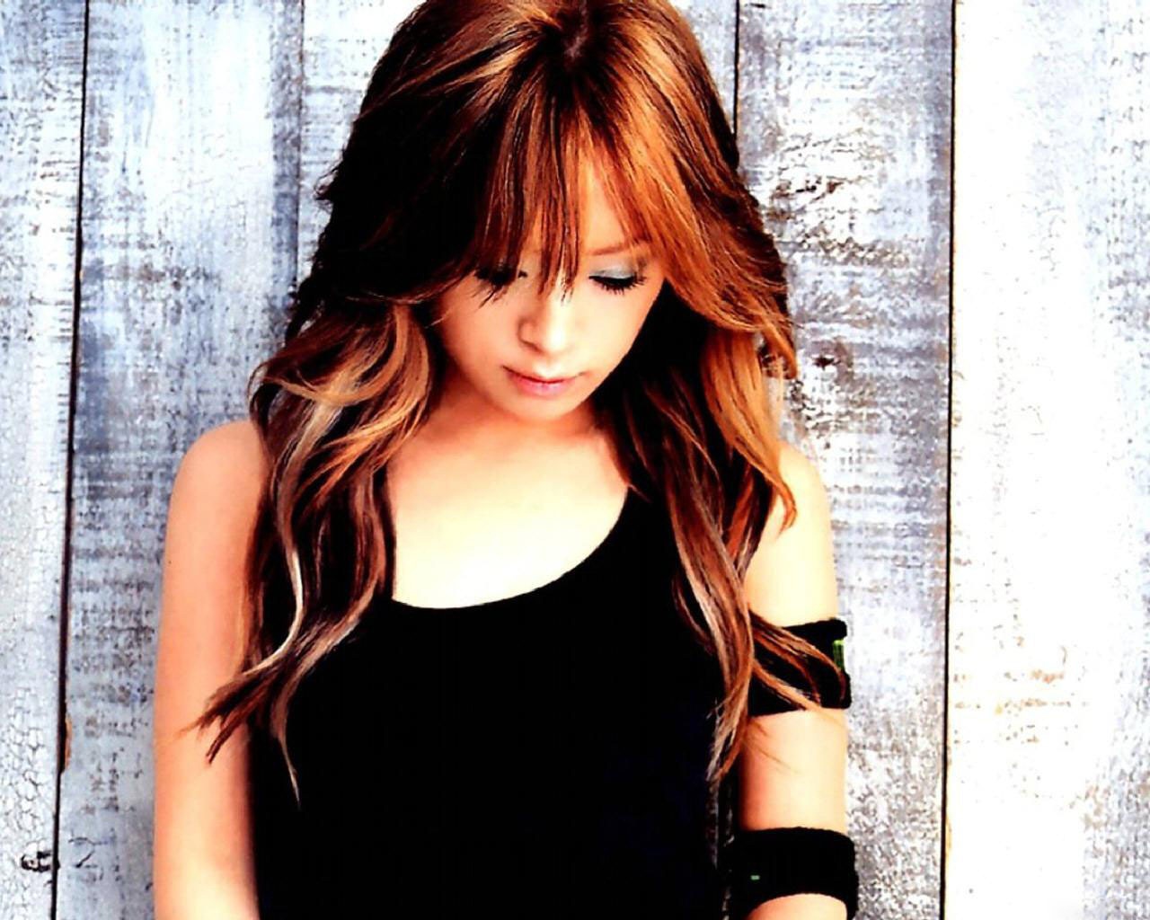[Ayumi-Hamasaki5.jpg]
