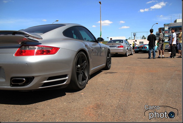 Porsche, BMW e GT com logo