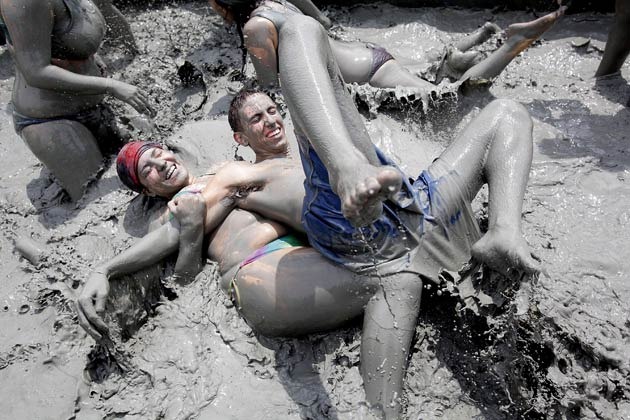 boryeong-mud-fest-2011-14 boryeong-mud-fest-2011-14