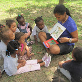 Michel, Maria, Heidi, Yiskeiry, Aylin, Chinaida and Rosita are all interested in the book.