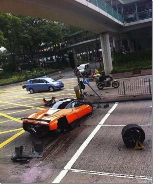 Pagani Zonda F destruido em Hong Kong (10) Pagani Zonda F destruido em Hong Kong (10)