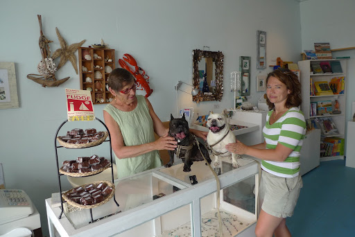 No wonder we had a good feeling about this shop, Sharkey!  It's owned by Sue Hill, whose son, Peter Jones, is Martha's property manager at Skylands!