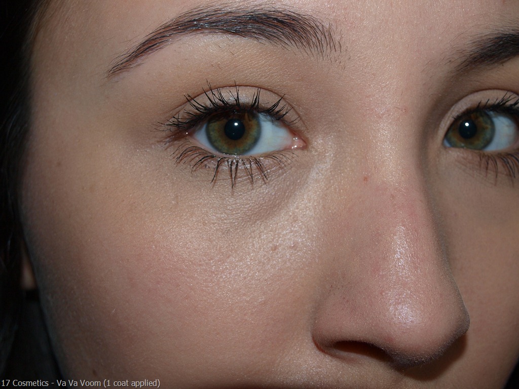 [01-17-Cosmetics-Mascara-Review%2520%2520Va%2520Va%2520Voom%25201%2520coat%255B11%255D.jpg]