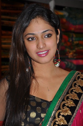 [Hari-Priya-Hot-Saree-Pic1%255B2%255D.jpg]
