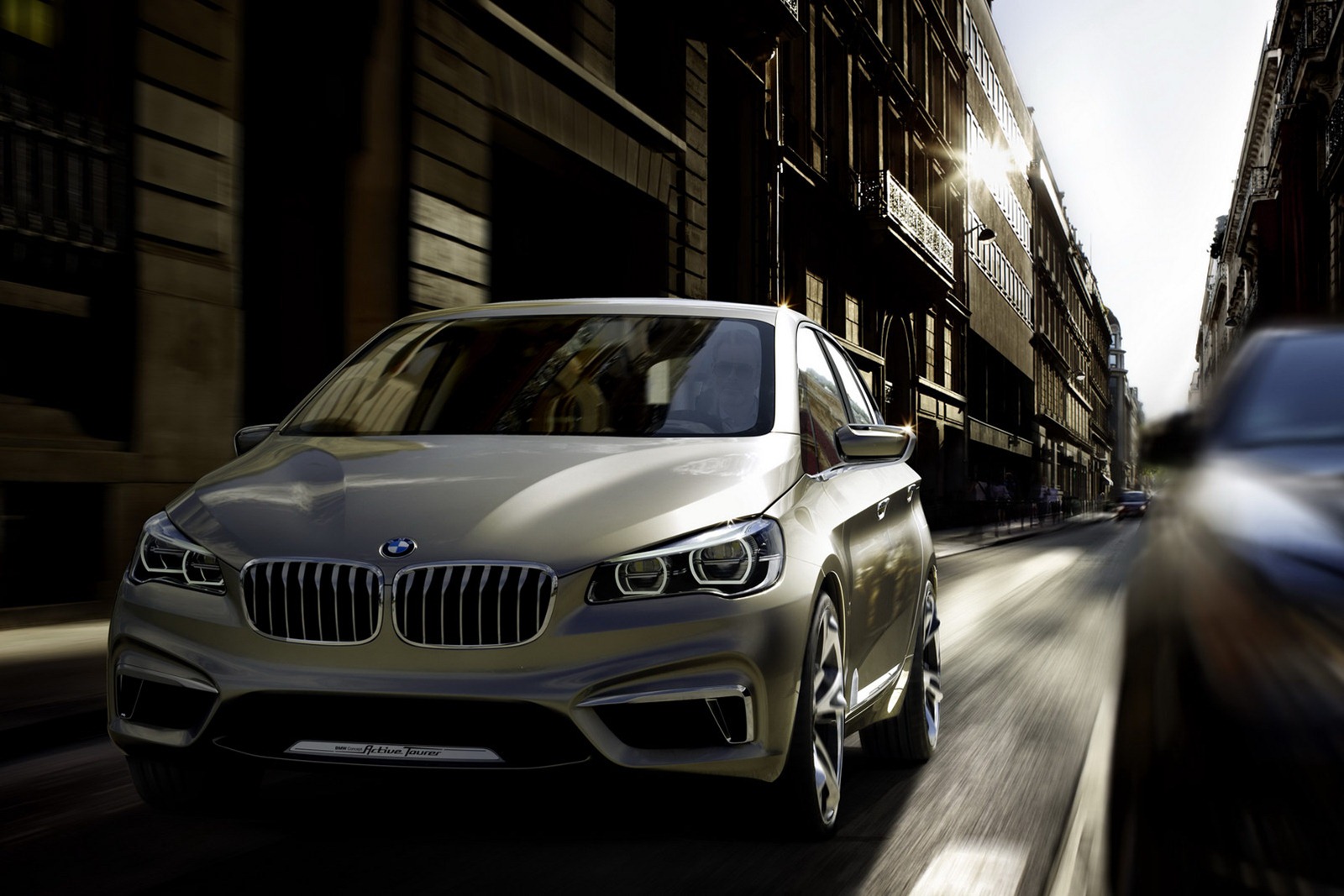 [BMW-Active-Tourer-Concept-12%255B5%255D.jpg]