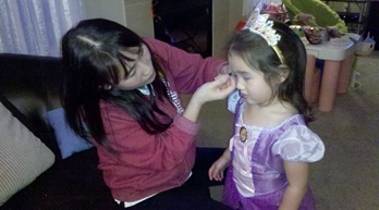 c0 Halloween 2012 - Lisa giving Abby some makeup