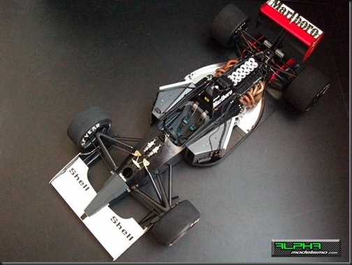 McLaren MP4-6_8