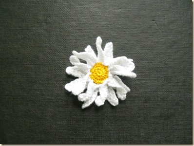 Two layers of petals for daisy