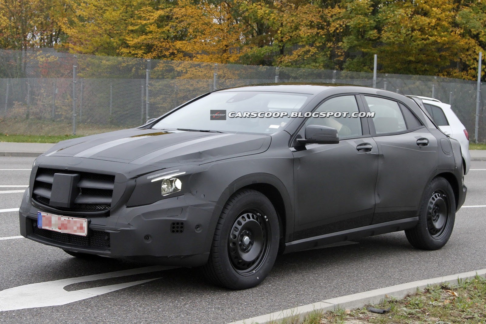 2015-Mercedes-GLA-CUV-2%5B4%5D.jpg