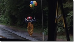 IT Pennywise Holding Balloons