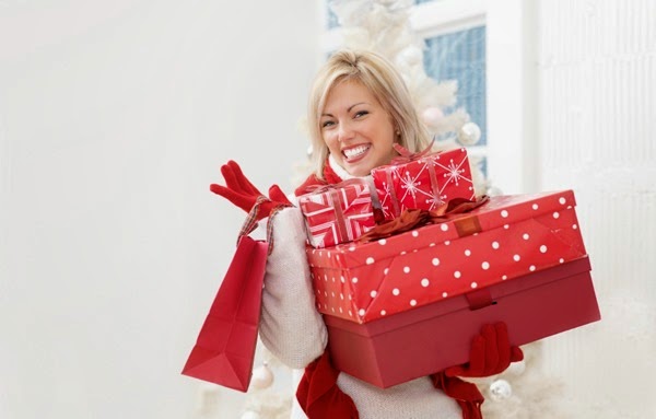 [woman-christmas-shopping%255B4%255D.jpg]