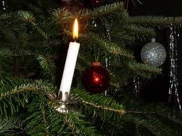 [Christmas-Tree-Candles-22.jpg]