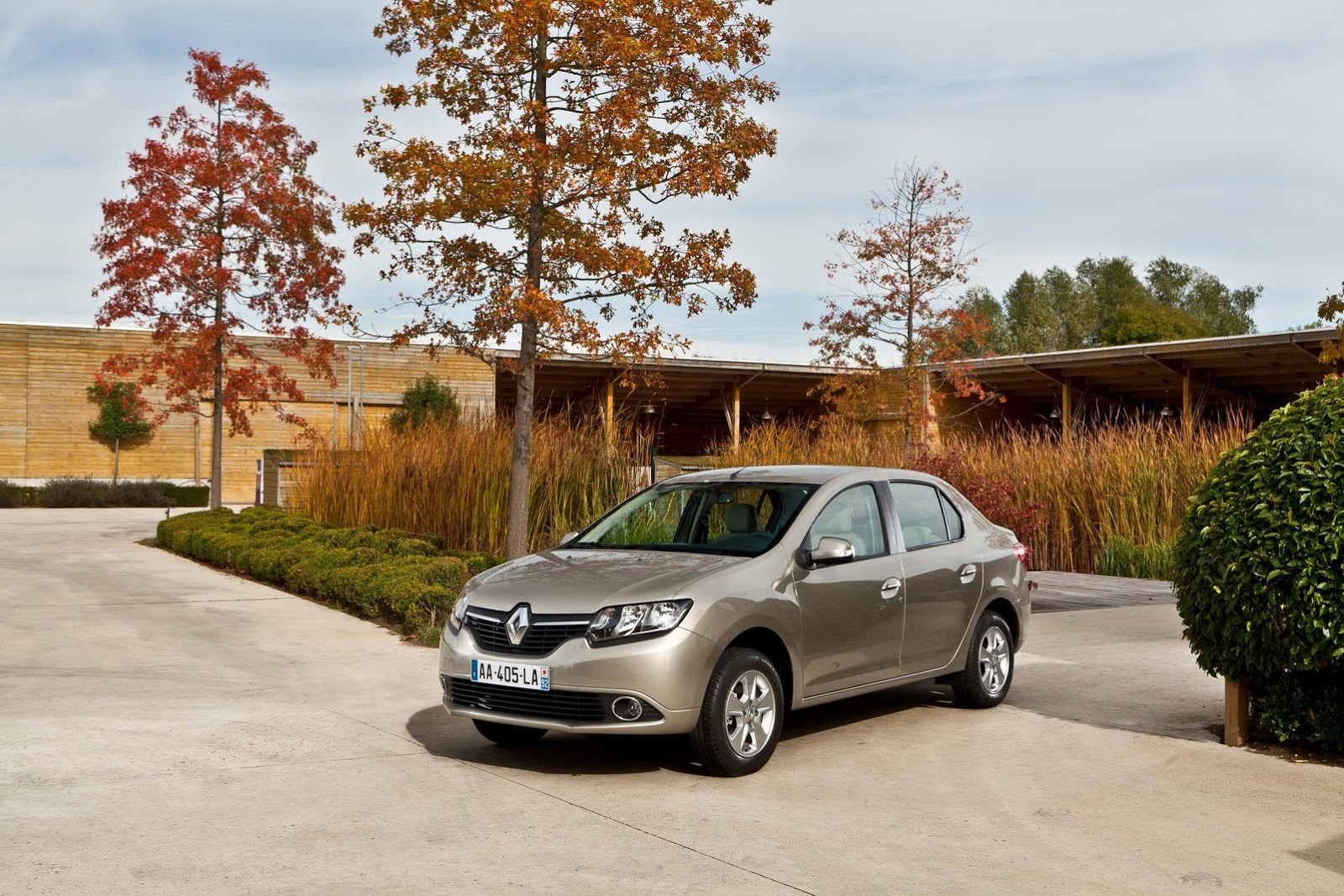 [2013-Renault-Symbol-8%255B2%255D.jpg]