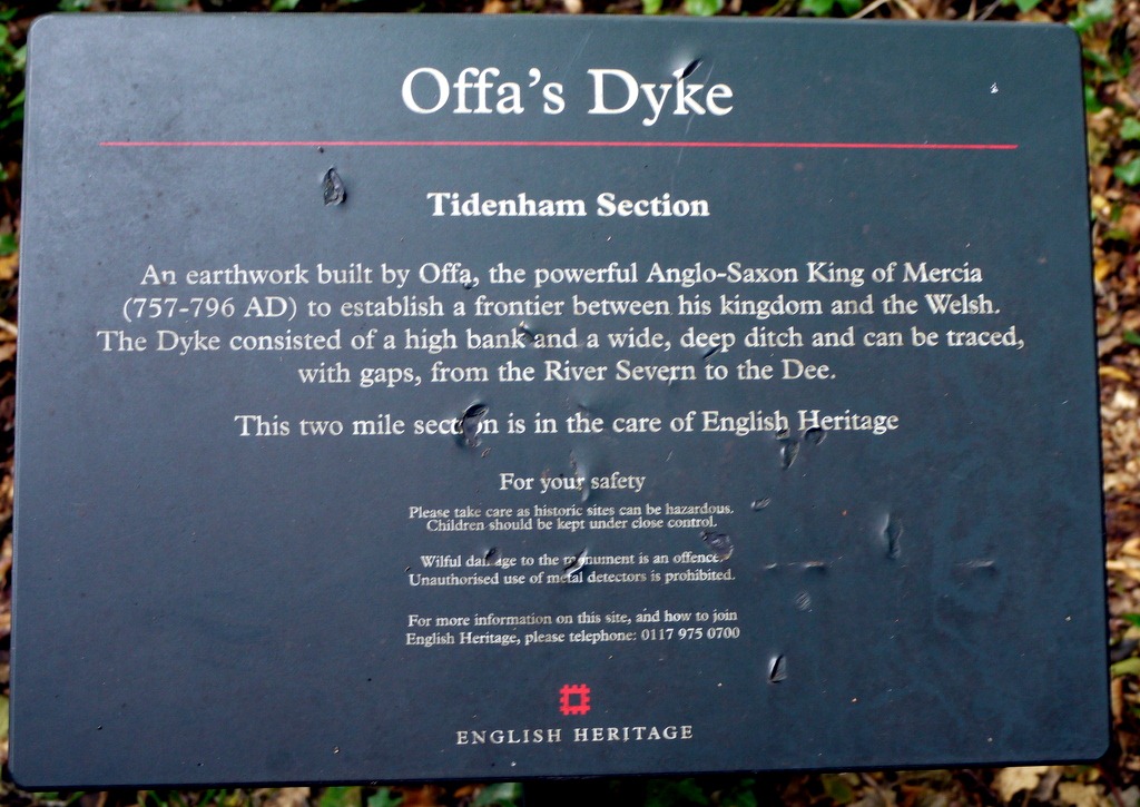 [Offas-Dyke---Tidenham-Section5.jpg]