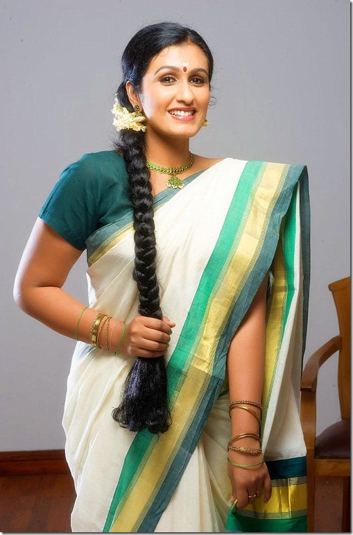 actress kavitha nair hot in saree
