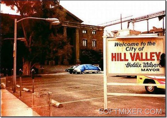 back-to-the-future-hill-valley-01