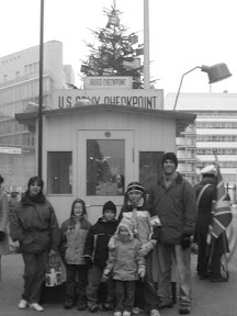Checkpoint Charlie (11)_jpg.jpg