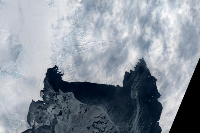 Satellite view of Antarctic's Pine Island Glacier. The glacier 'has started a phase of self-sustained retreat and will irreversibly continue its decline,' says Gael Durand, a glaciologist with France&rsquo;s Grenoble Alps University, told Australian Broadcasting Corporation. Photo: NASA Goddard Space Flight Center
